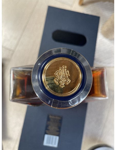Johnnie Walker  The John Walker blended scotch whisky Baccarat Crystal Decanter Batch 17 011