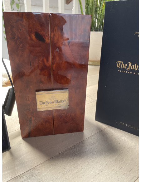 Johnnie Walker  The John Walker blended scotch whisky Baccarat Crystal Decanter Batch 17 013