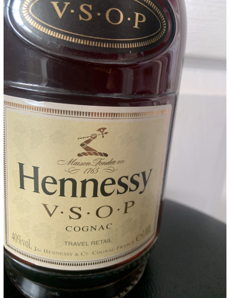 Hennessy Cognac V.S.O.P 010