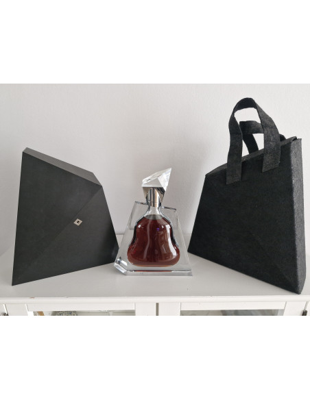 Hennessy Cognac Richard Hennessy by Daniel Libeskind 012