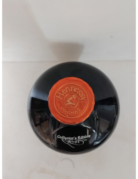Hennessy Cognac VS Collector's Edition n°01 Kesh and David Burrows 09
