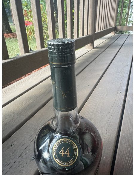 Hennessy Cognac Very Special Limited Edition in honor of the 44th President 08