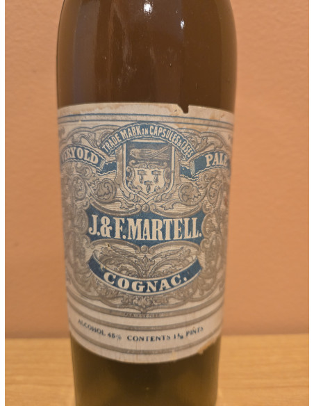 J & F Martell Very Old Pale Cognac 010