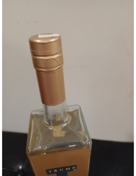 Trump Super Premium Vodka 010