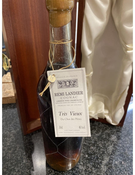 Remi Landier Cognac Remi Landier Très Vieux Du Chai des Pers Grande Champagne Cognac 011