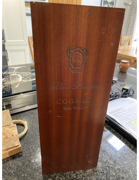 Remi Landier Cognac Remi Landier Très Vieux Du Chai des Pers Grande Champagne Cognac 012