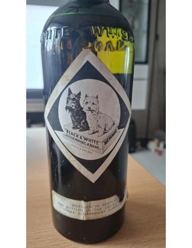 Black & White Black & White Buchanan's Blended Scotch Whisky 1940s