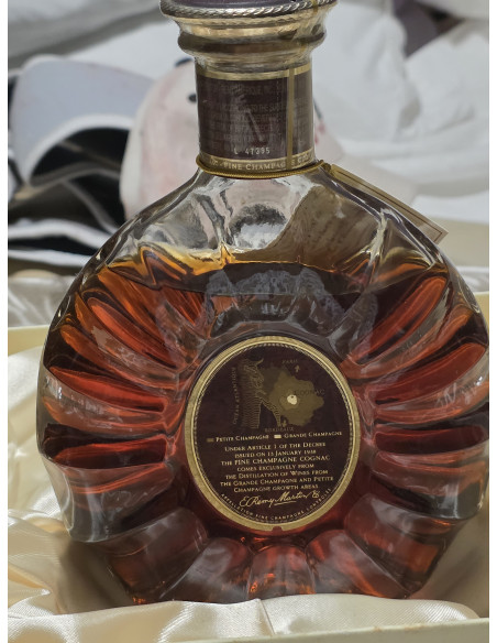 Remy Martin XO Special Fine Champagne Cognac 1990s with Box & Glasses 09