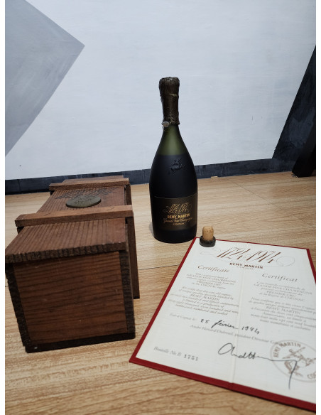 remy martin 250周年　1724〜1974 未開封　木箱 remy martin 250周年 1724〜1974 未開封 木箱 未開栓】 REMY