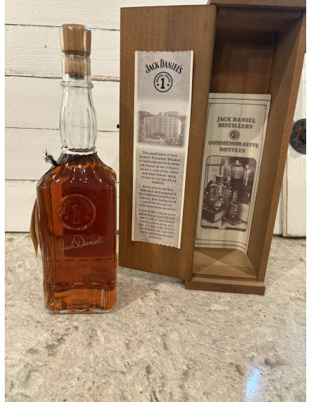 Jack Daniel's Barrelhouse 1 1994 Tennessee Whiskey Commemorative Bottle 012