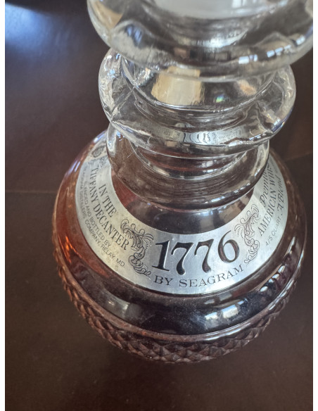 Seagram's 1776 Premium American Whiskey Tiffany Decanter 1976 010