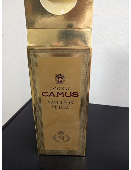 Camus Napoléon De Luxe Cognac Cut-Glass Decanter 1990s 014