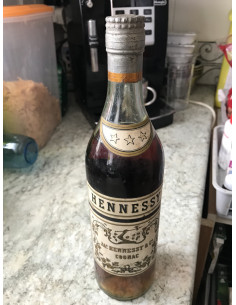 JA.s Hennessy & Co. Three Star Cognac 02