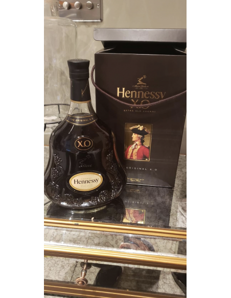 Hennessy XO Extra Old Cognac 04
