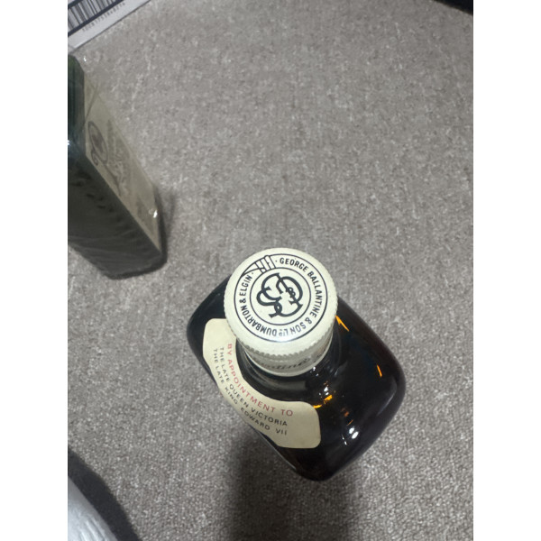 Ballantines Ballantine's Finest Blended Scotch Whisky 86 Proof 1980s.4