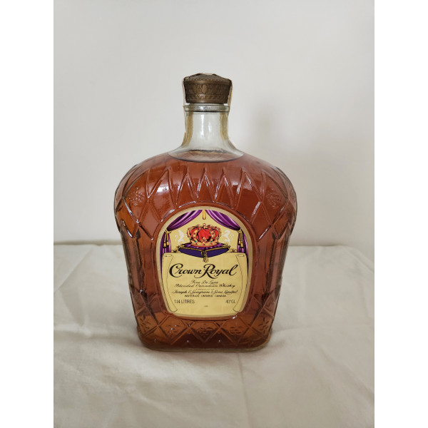 Crown Royal Fine De Luxe Blended Canadian Whisky 1.14 LITRES.1