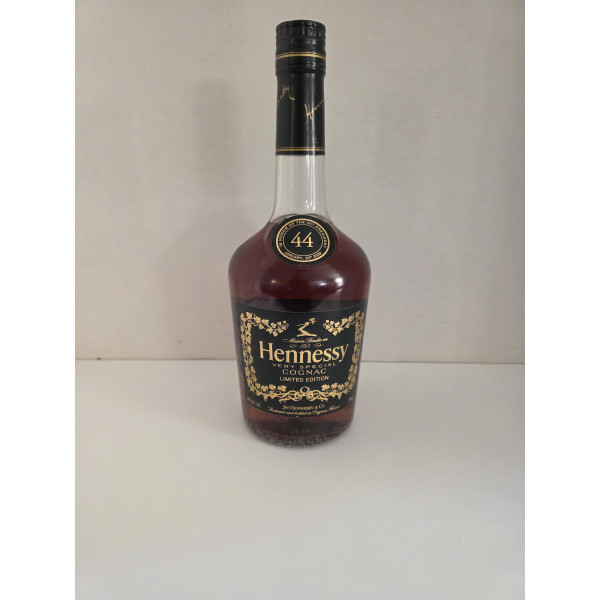 Hennessy Cognac Very Special Limited Edition in Honor of the 44th President.1