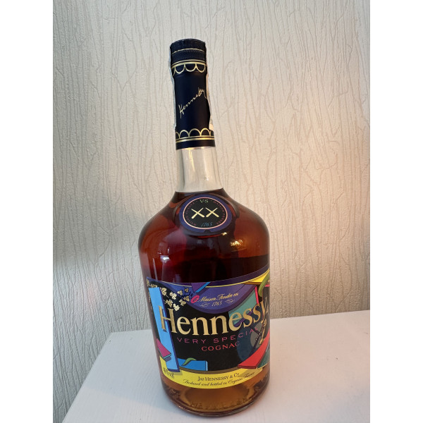 Hennessy Cognac VS Limited Edition Kaws "XX" 1L.1