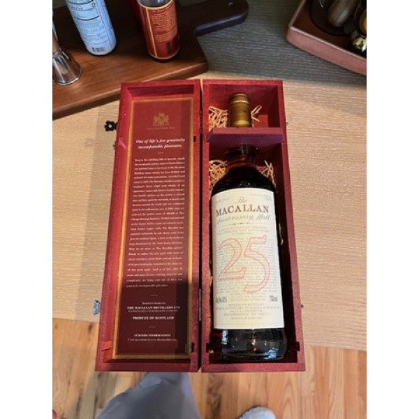 The Macallan Whisky 25 year Anniversary Sherry Cask Scotch Whisky 1990s.1