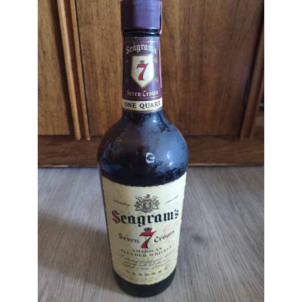 Seagrams 7 Seagram's 7 Crown American Blended Whiskey One Quart 1970s.1