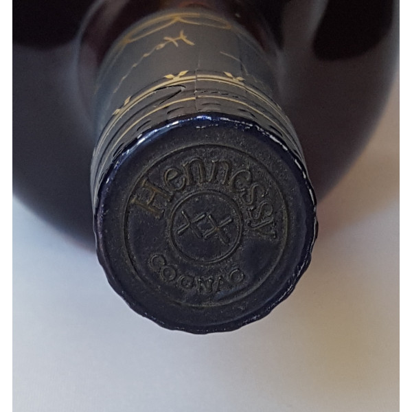 Hennessy Cognac KAWS Very Special.4