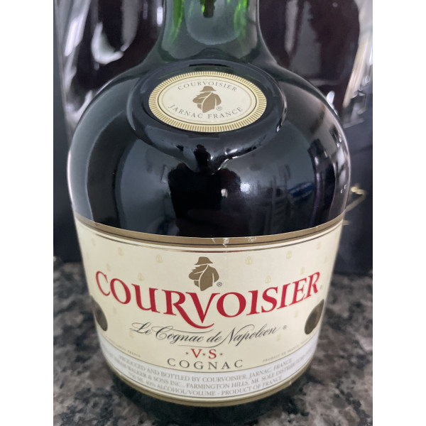 Courvoisier Cognac VS set 2 glasses.5