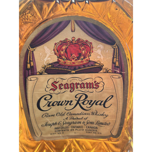 Seagram\'s Seagram's Crown Royal Rare Old Canadian Whisky 25oz 1970s.5