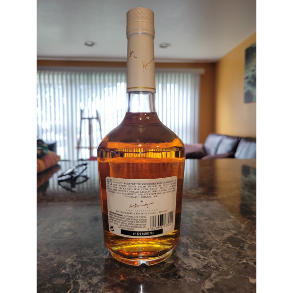 Hennessy Cognac Pure White 70cl.2