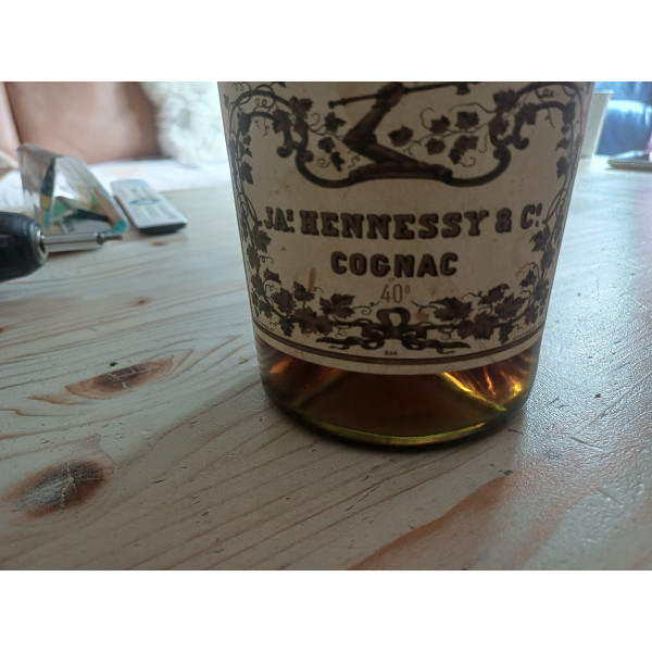 Hennessy Cognac Bras Armé.5