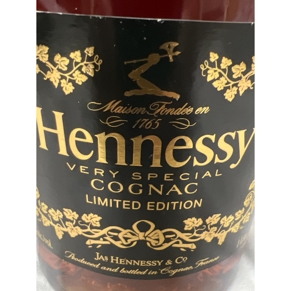 Hennessy Cognac Limited VS edition in Honor of the 44th president.5