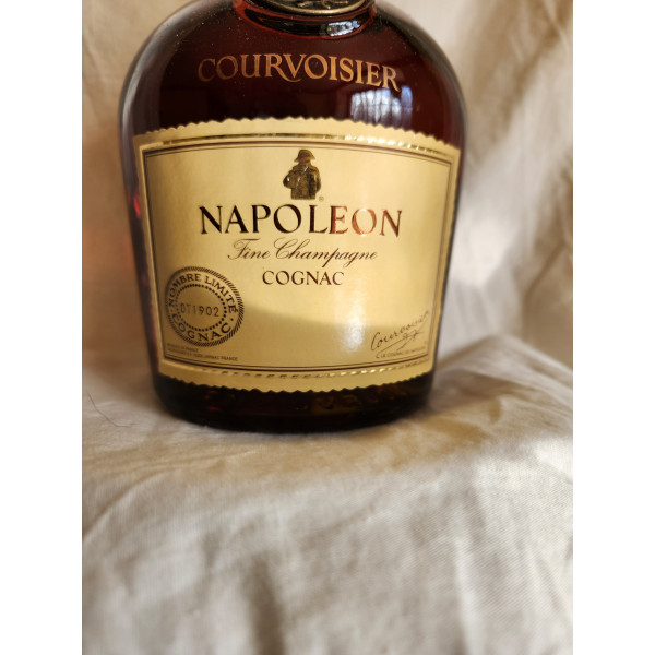 Courvoisier Cognac Napoleon Nombre Limité .5