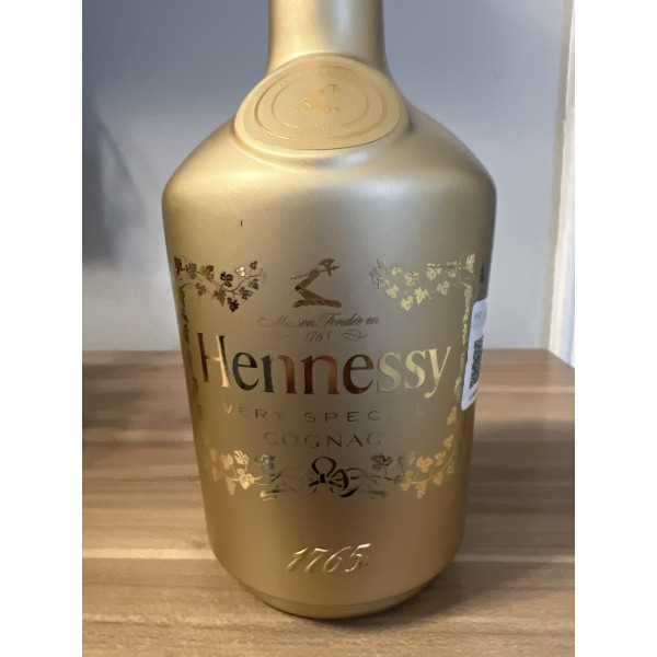 Hennessy Cognac VS Gold Cognac Limited Edition.5