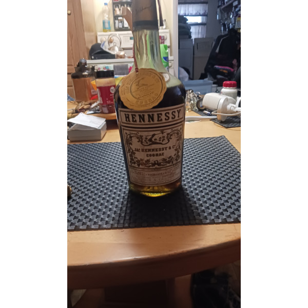 Hennessy Cognac Bras Arme.1