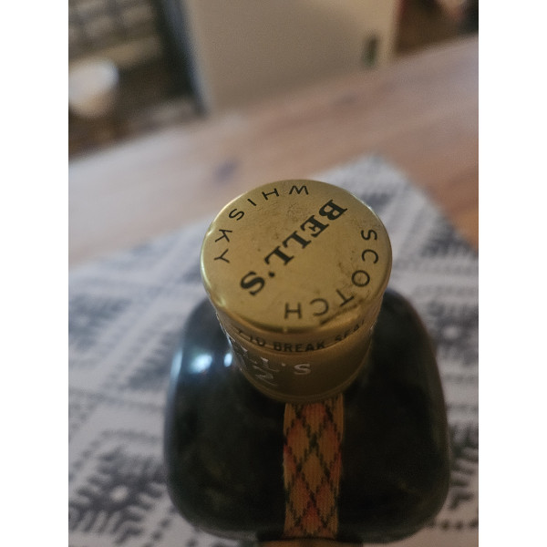  Bell's Royal Vat 12 Year Old Blended Scotch Whisky 75.7cl 1970s.4
