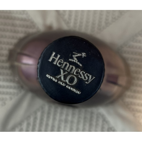 Hennessy Cognac XO Ice Limited Edition Set with 2 glasses.4