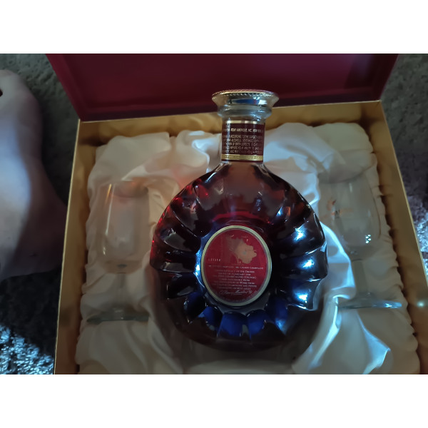 Remy Martin Cognac XO Special set with 2 glasses.3