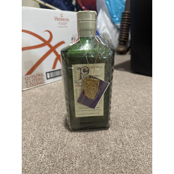 Pinwinne Pinwinnie Royal Blended Scotch Whisky 4/5 Quart 1970s.2