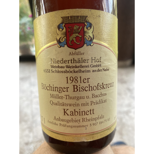 Niederthäler Hof Böchinger Bischofskreuz 1981.5