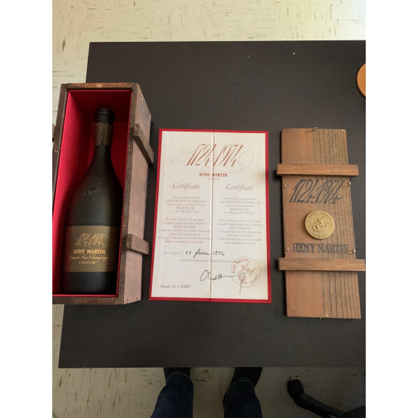 Remy Martin Cognac 1724.1974.4