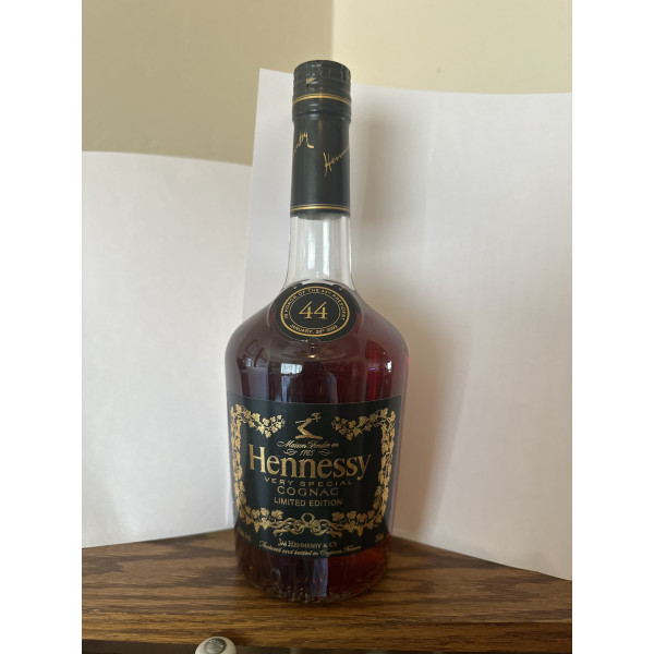 Hennessy Cognac Very Special Limited Edition in Honor of the 44th President.1