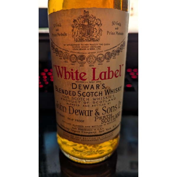 John Dewar\'s and Sons White Label.5