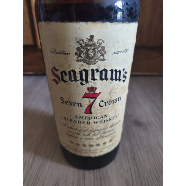 Seagrams 7 Seagram's 7 Crown American Blended Whiskey One Quart 1970s.5