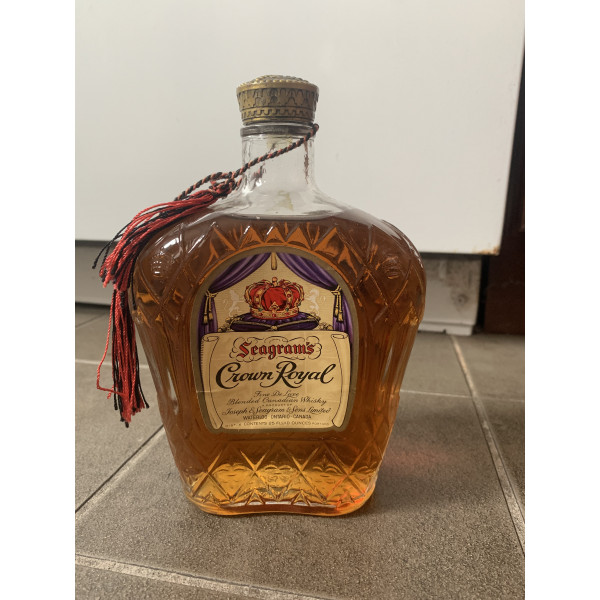 Seagram\'s Crown Royal Whisky, Seagram's Crown Royal 1967 Canadian.1