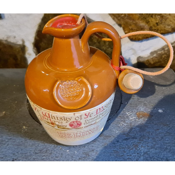 Ye Whisky of Ye Monks  12 years old Ceramic.3