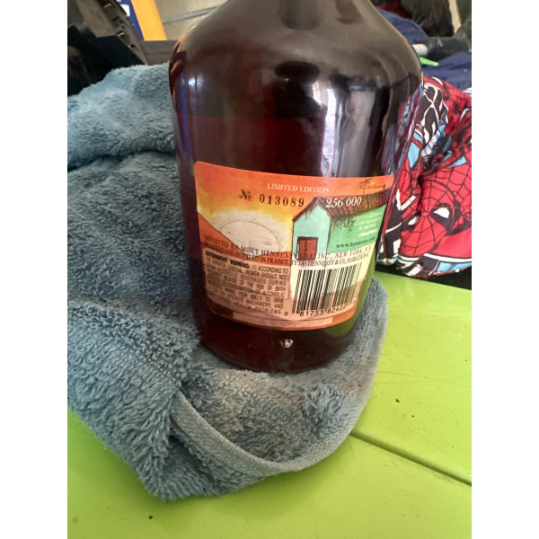 Hennessy Cognac V.S. Os Gemeos Limited Edition Cognac.2