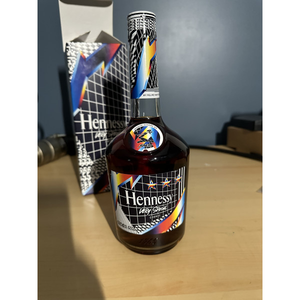 Hennessy Cognac Hennessy V.S. Limited Edition by Felipe Pantone.1