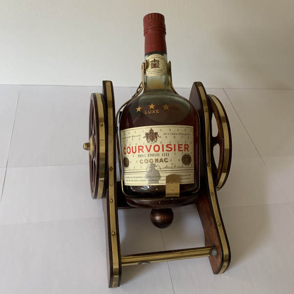 Courvoisier Cognac Luxe 3 star Cannon cradle.1