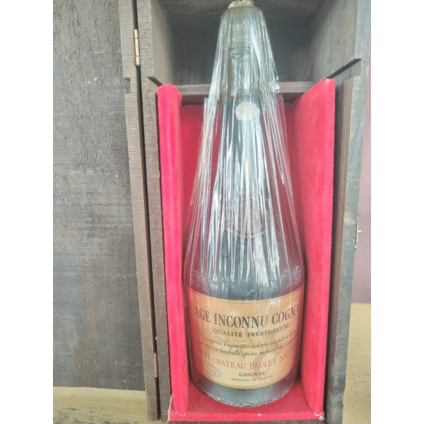 Château Paulet Cognac Chateau Paulet, Qualite Prestigieuse Cognac,  Age Inconnu 1970s-1980s.1