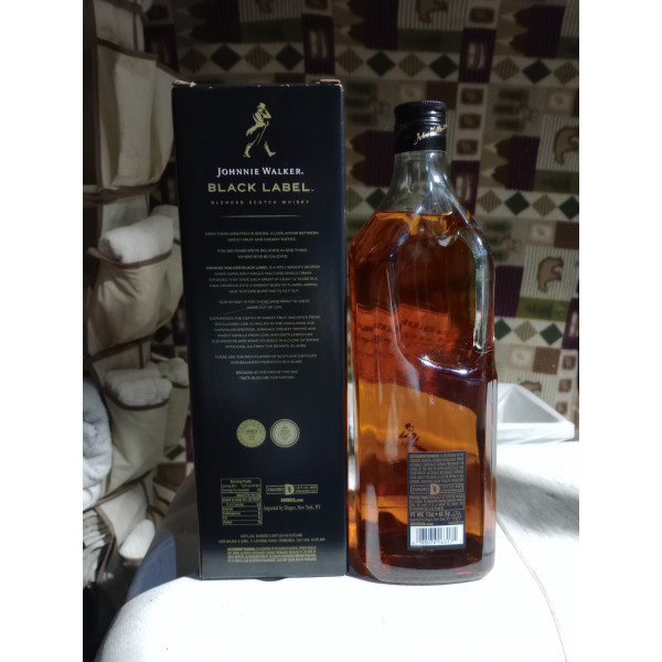 Johnnie Walker  Black Label 12 year Blended Scotch Magnum 1.75 l.2