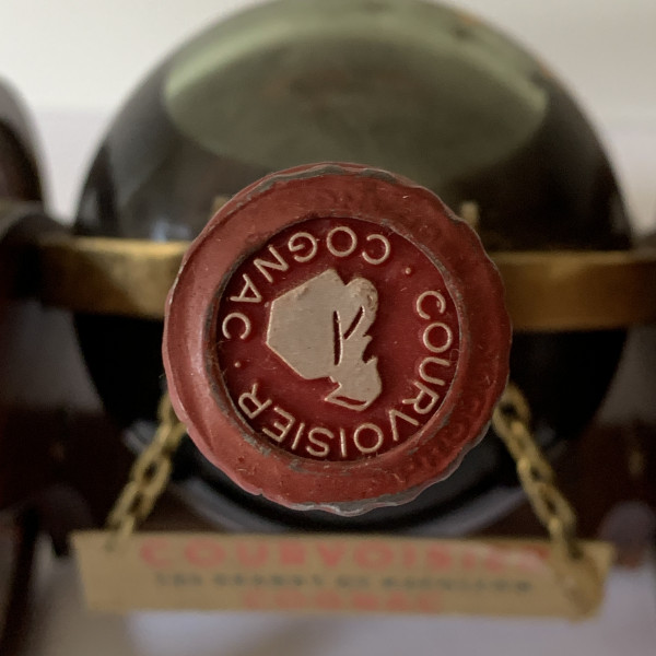 Courvoisier Cognac Luxe 3 star Cannon cradle.4